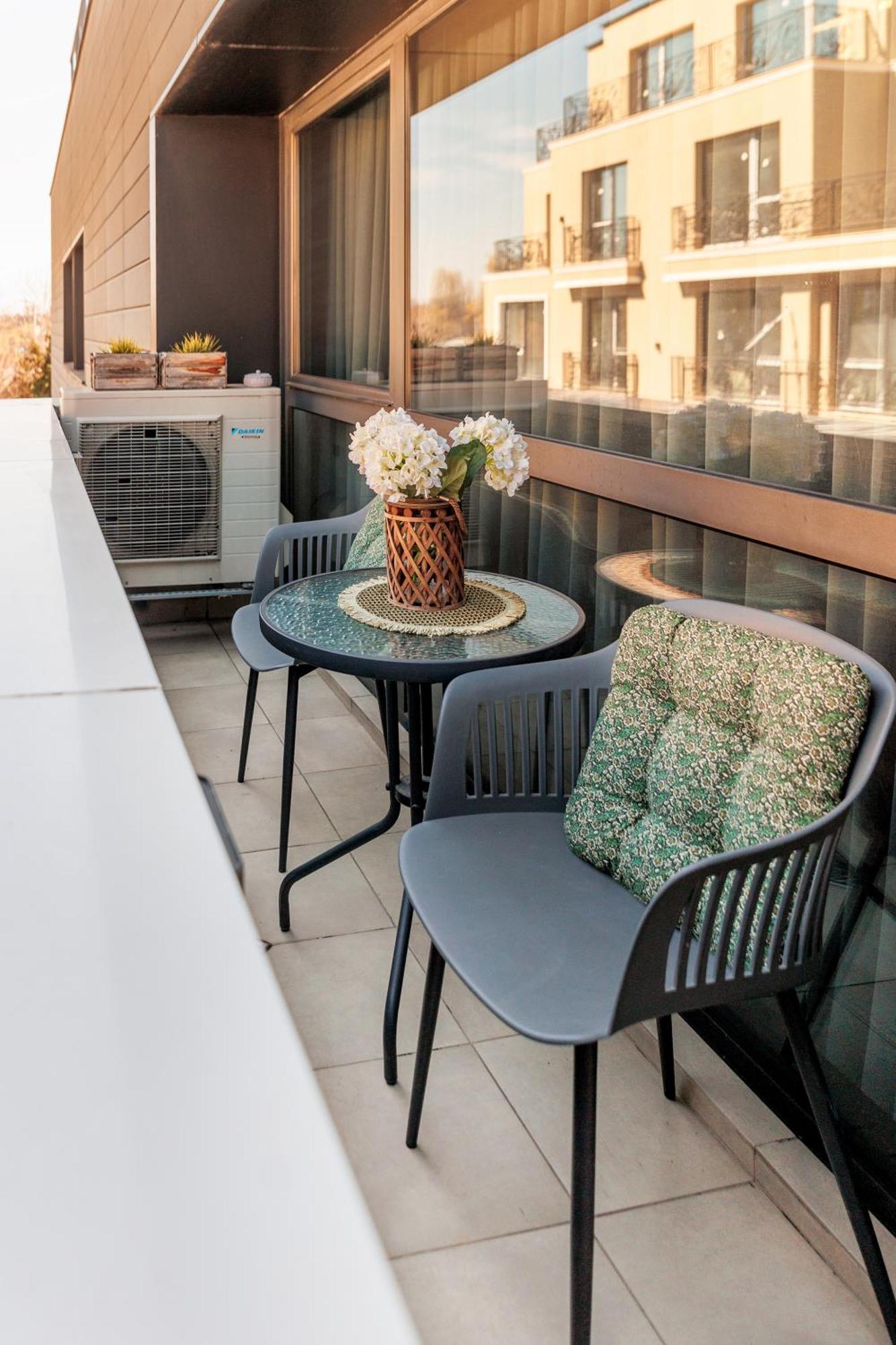 City Center Apartments With Parking Plovdiv Bagian luar foto