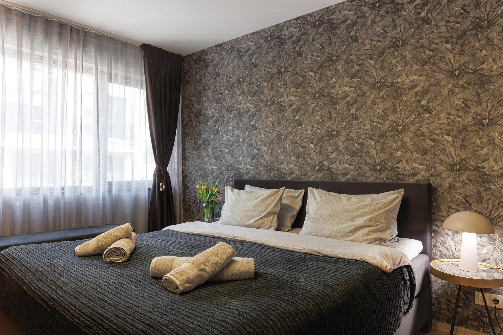 City Center Apartments With Parking Plovdiv Bagian luar foto