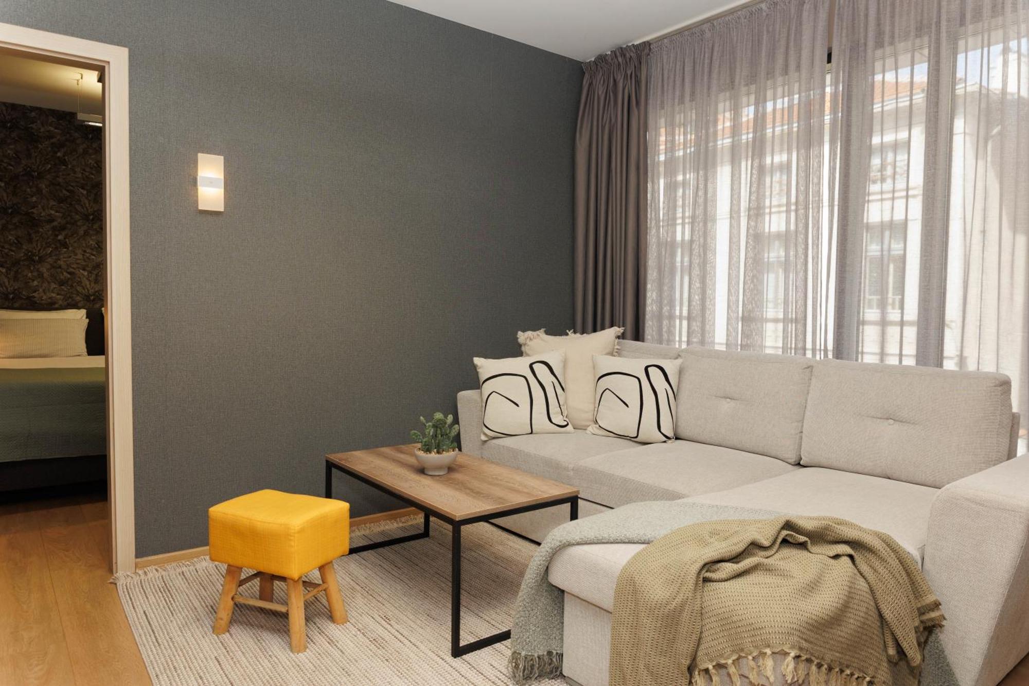 City Center Apartments With Parking Plovdiv Bagian luar foto