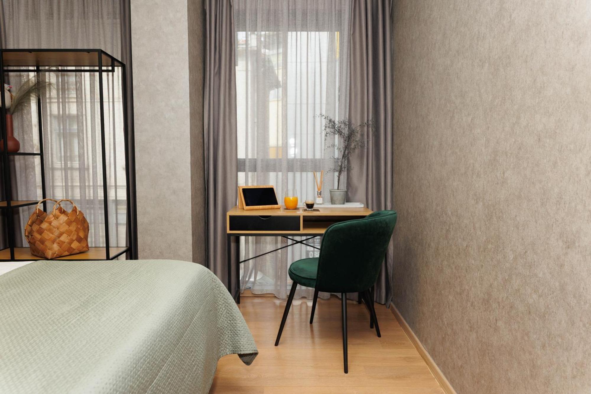 City Center Apartments With Parking Plovdiv Bagian luar foto
