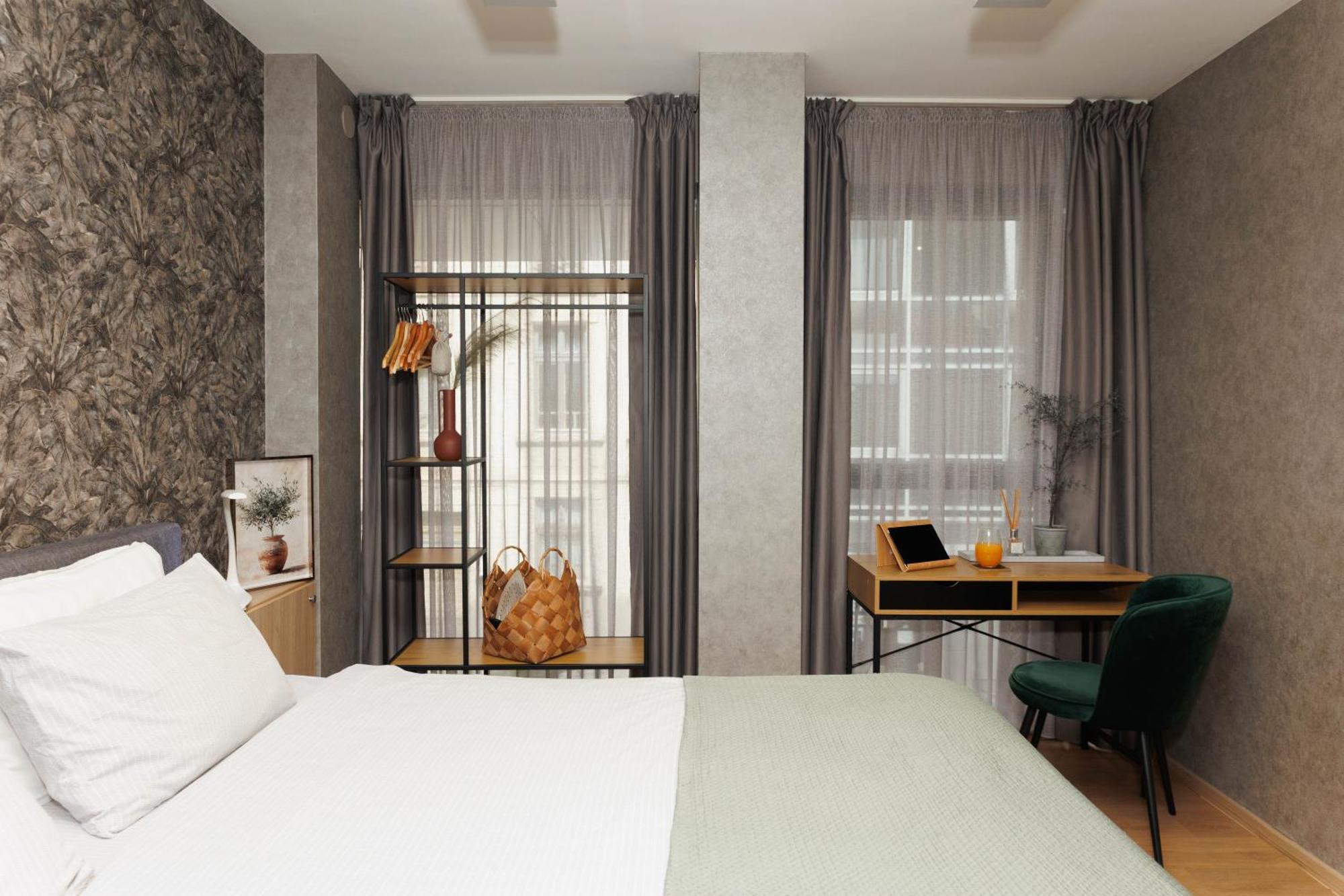 City Center Apartments With Parking Plovdiv Bagian luar foto