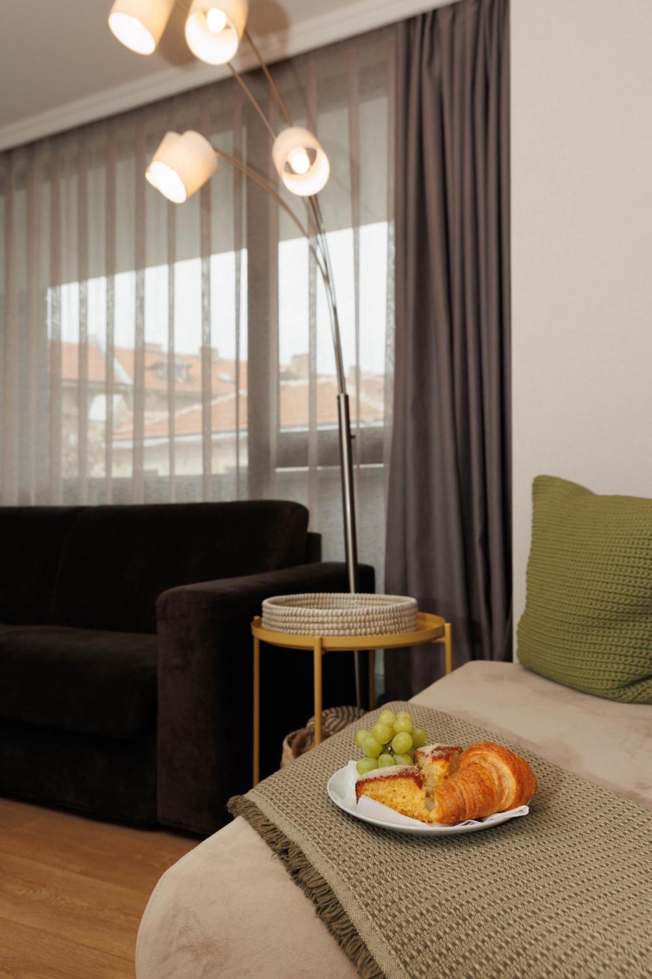 City Center Apartments With Parking Plovdiv Bagian luar foto
